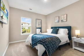 Chic 2 BD/2 BA Condo: Serene Escape in Melbourne